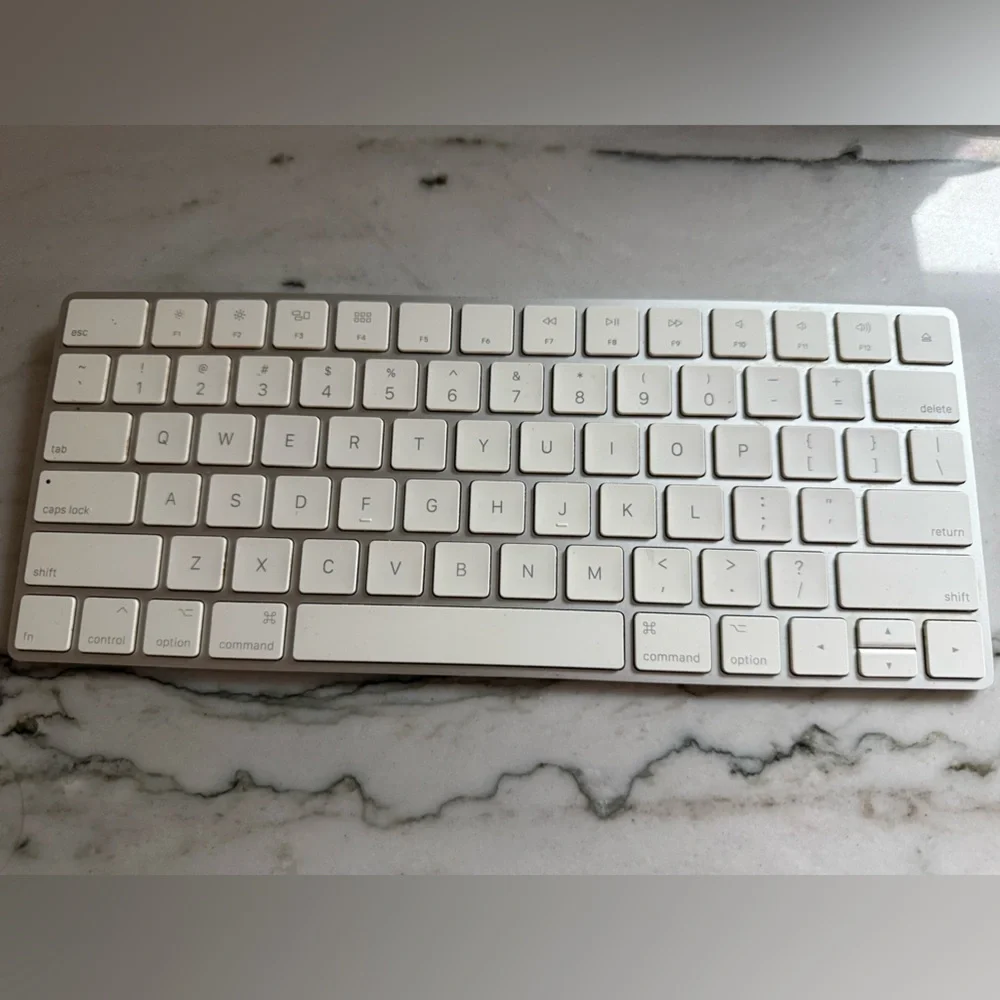 Apple Wireless Keyboard White Bluetooth A1314